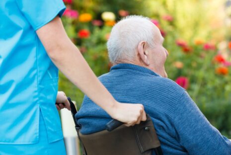 How Families Can Support a Loved One Living with Dementia